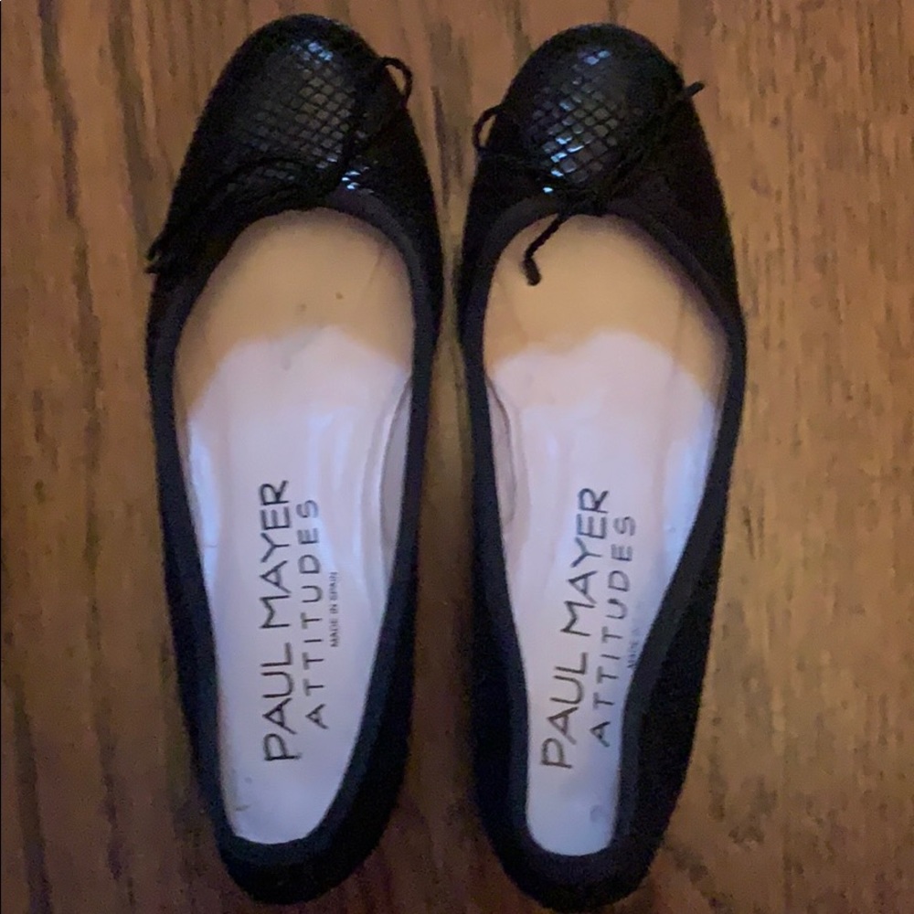 Paul Mayer size 6 black wedge